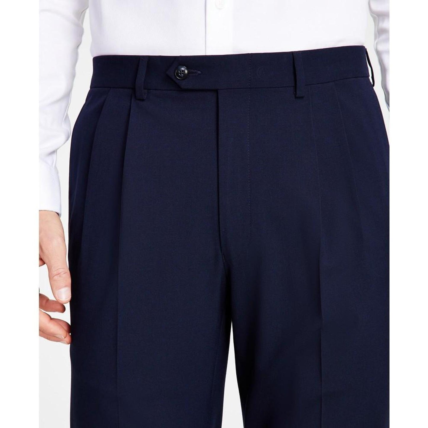 Men's Pleated Solid Classic Fit Pants