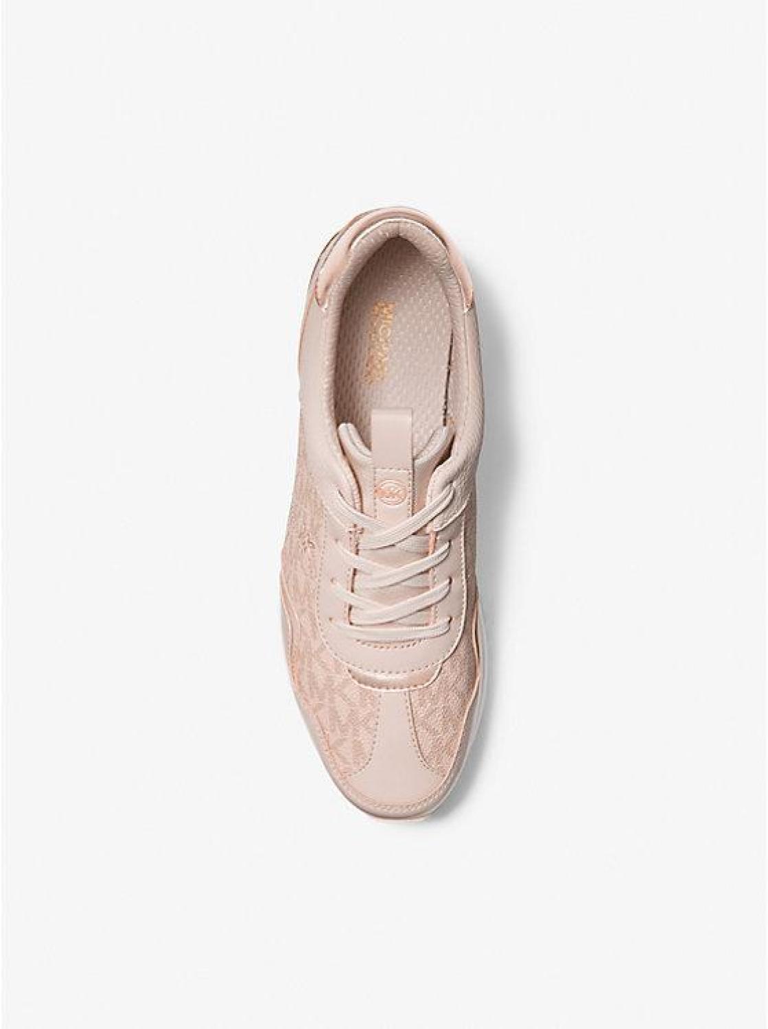 Raina Signature Logo Platform Trainer