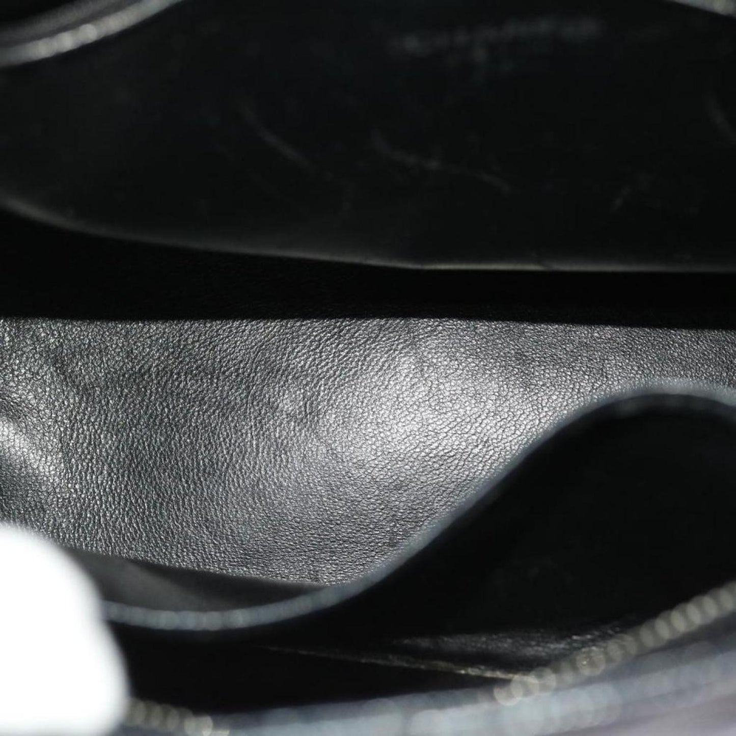 Chanel Medaillon Leather Tote Bag (Pre-Owned)