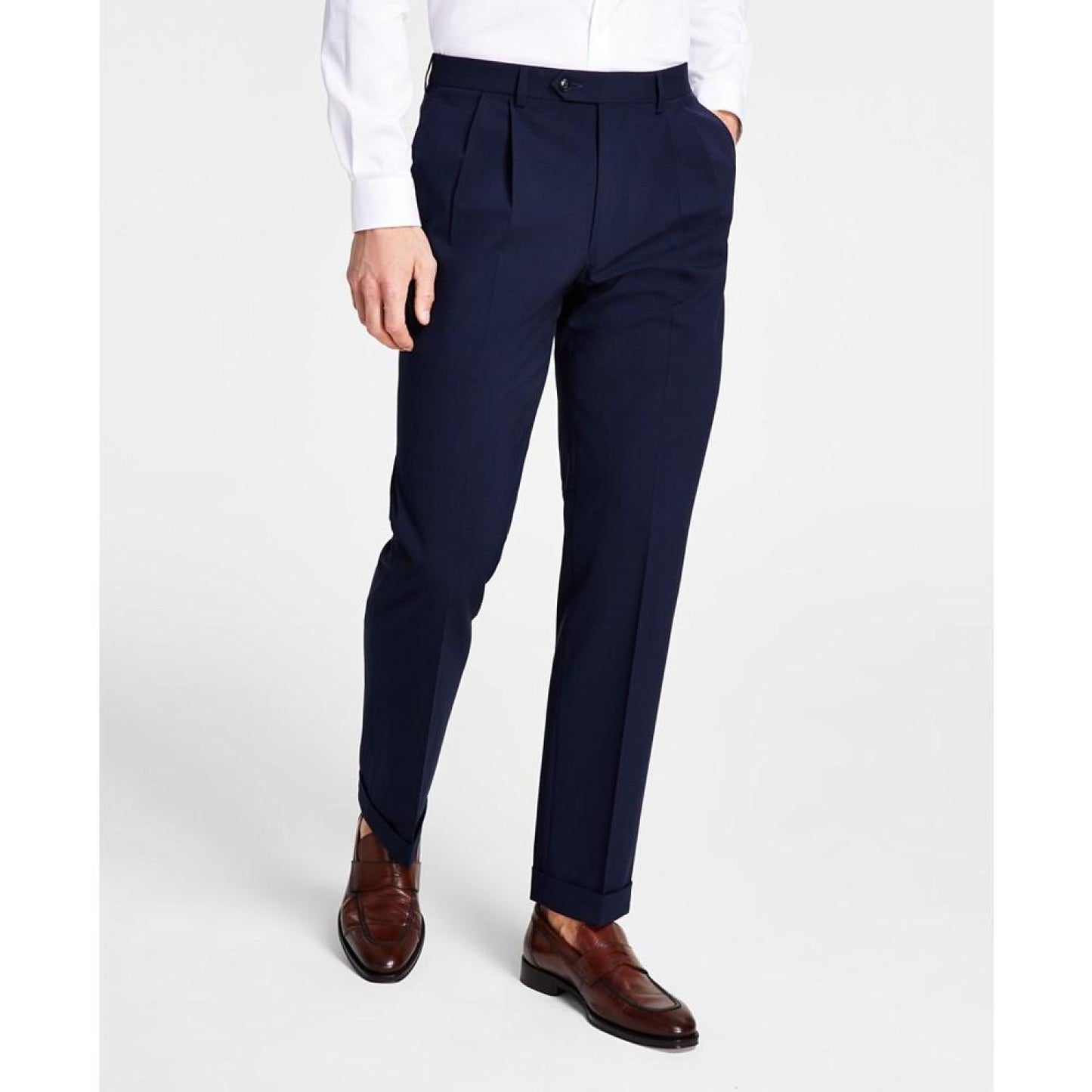 Men's Pleated Solid Classic Fit Pants