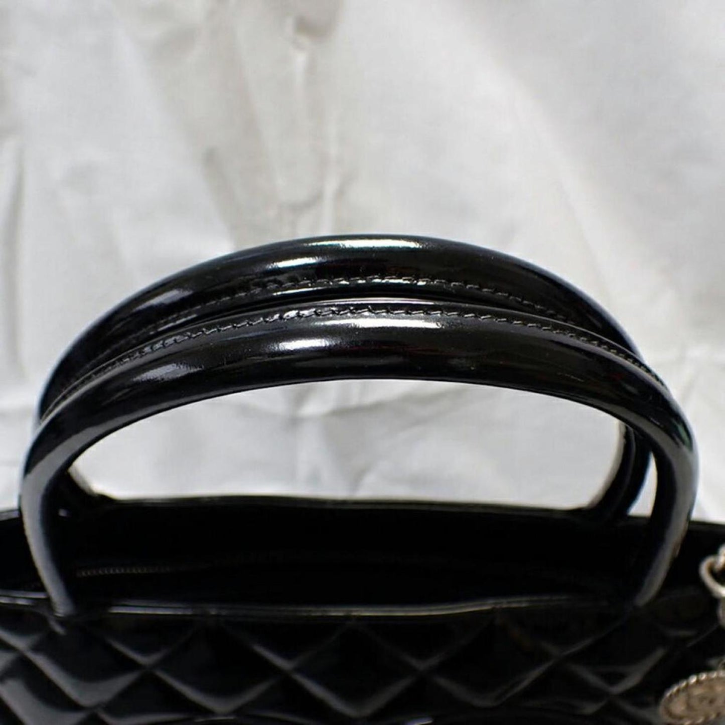 Chanel Medaillon Leather Tote Bag (Pre-Owned)
