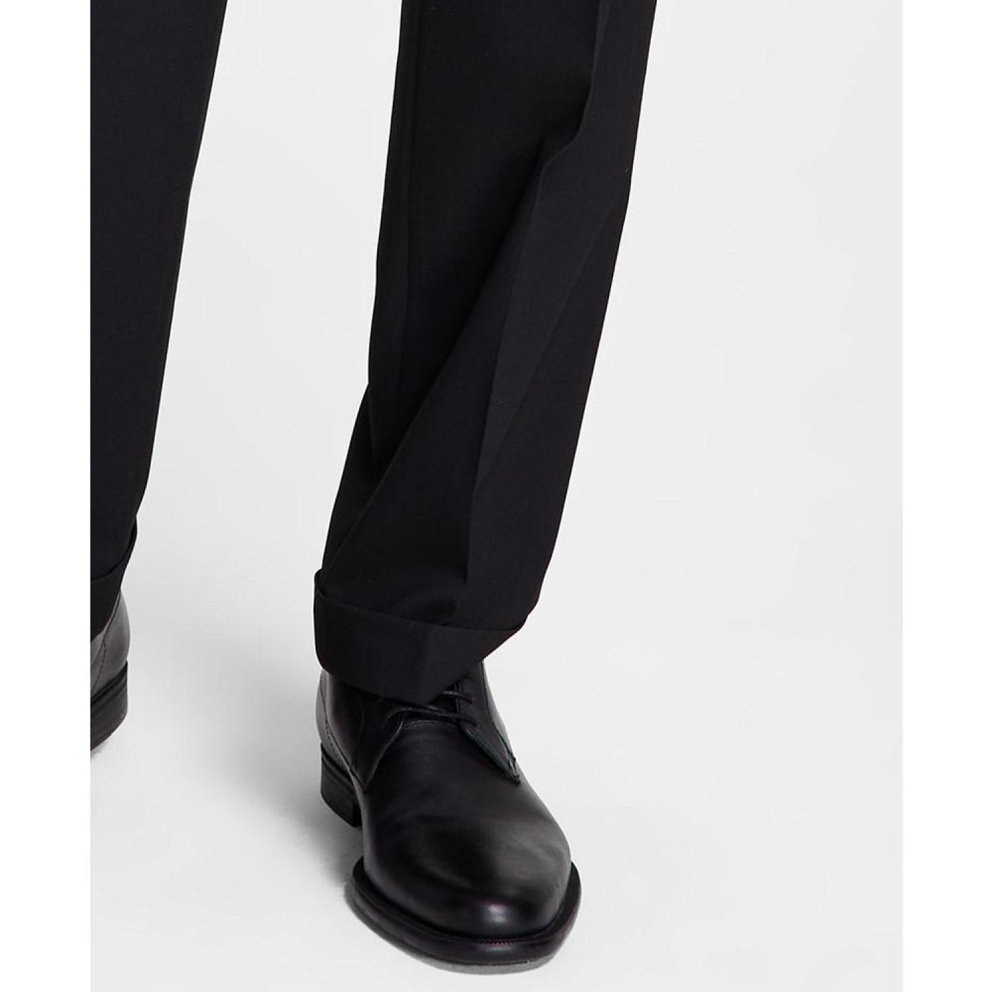 Men's Pleated Solid Classic Fit Pants