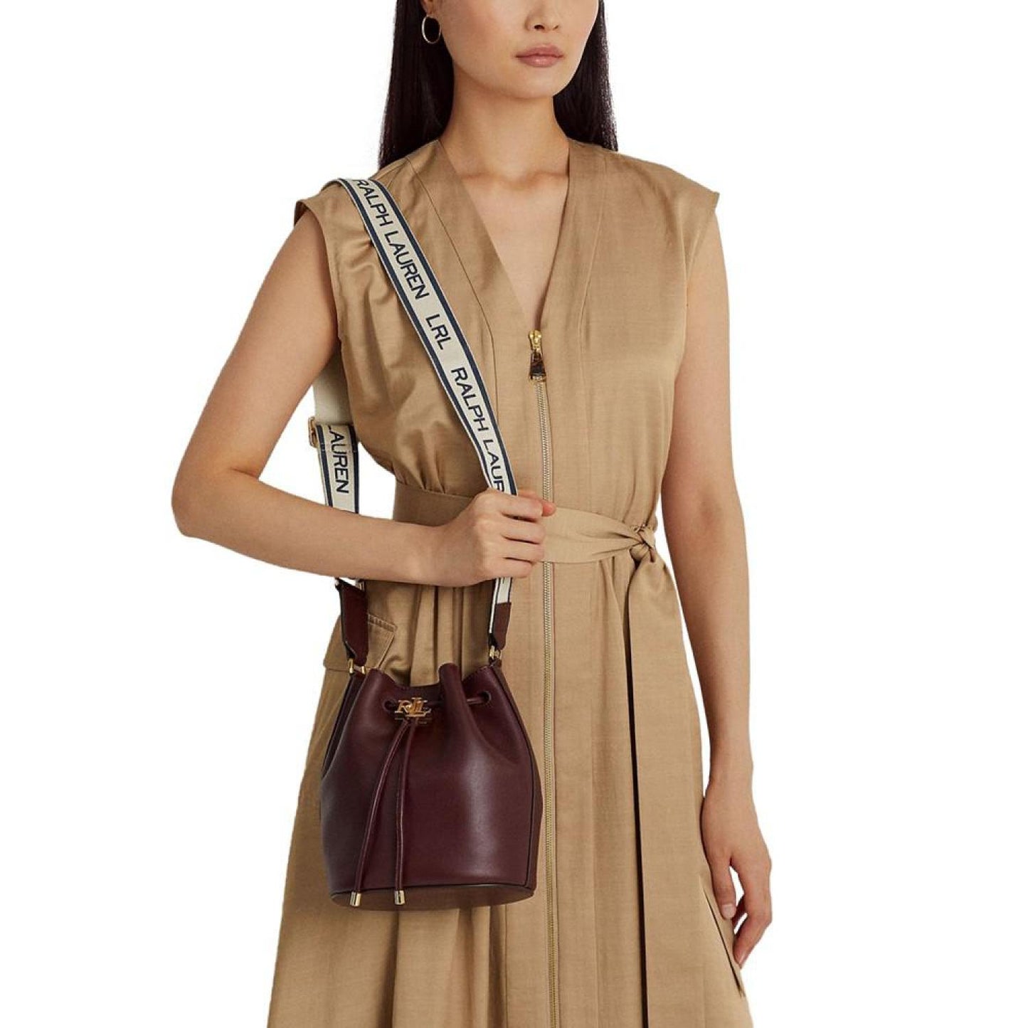 Andie Medium Leather Drawstring Bag