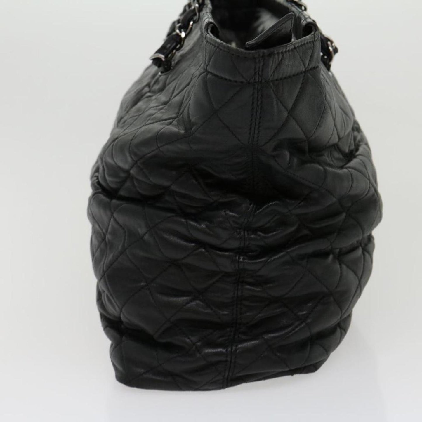 Chanel Matrasse Leather Tote Bag (Pre-Owned)