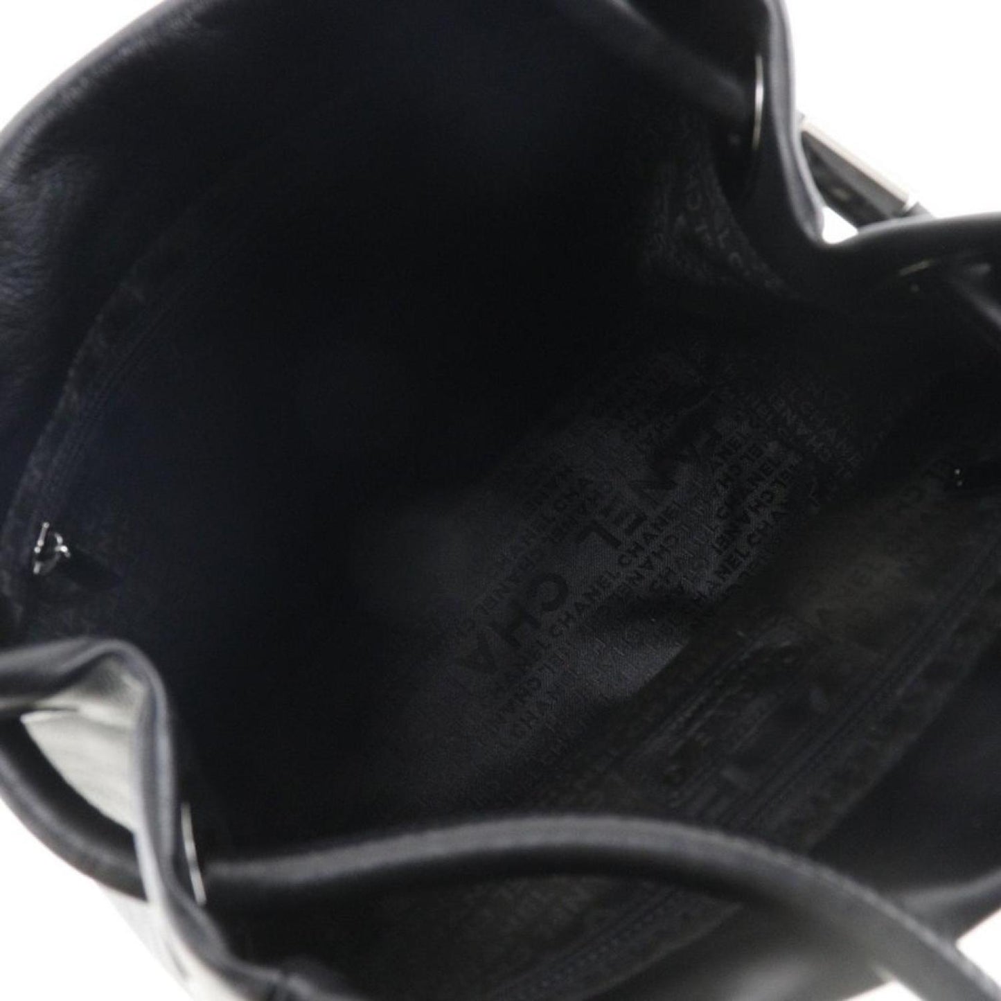Chanel Camellia Leather Tote Bag (Pre-Owned)