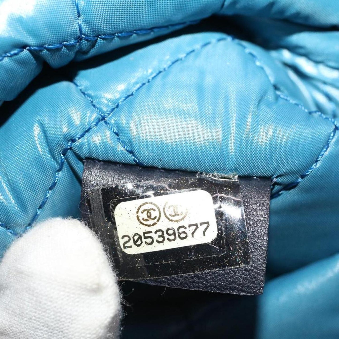 Chanel Matelassé Synthetic Clutch Bag (Pre-Owned)