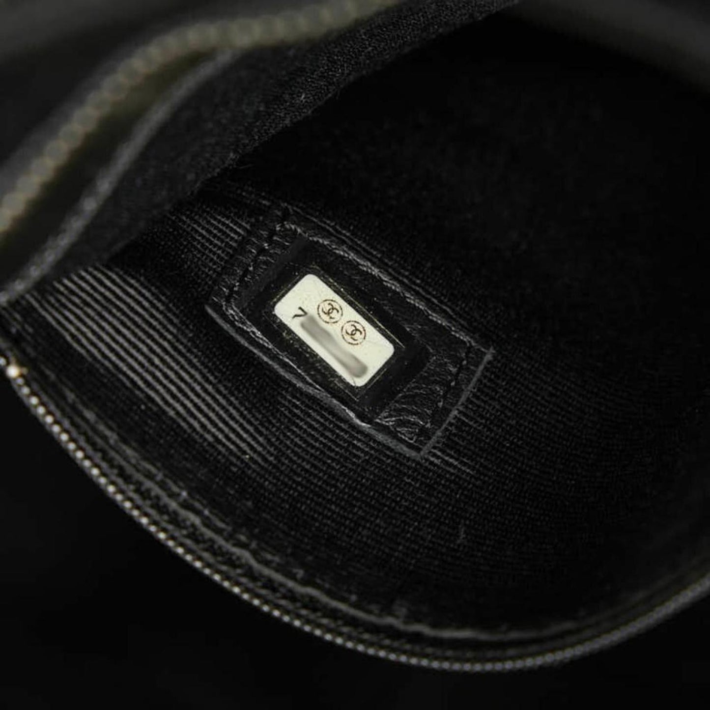 Chanel Medaillon Leather Tote Bag (Pre-Owned)