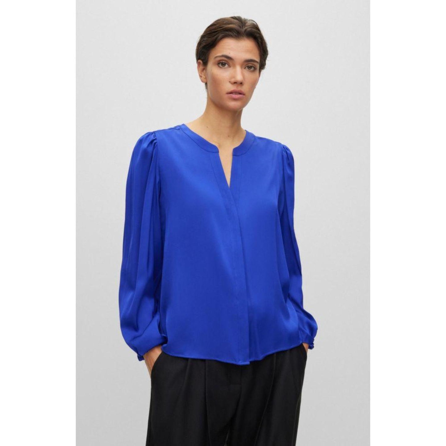 Collarless relaxed-fit blouse in stretch silk