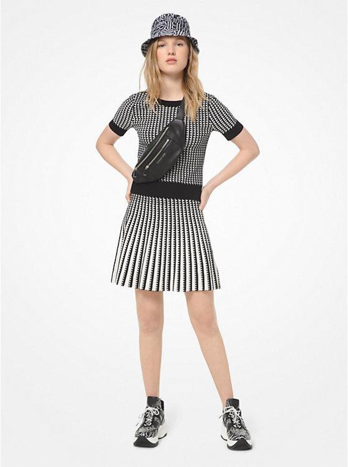 Geometric Grid Stretch-Viscose Top