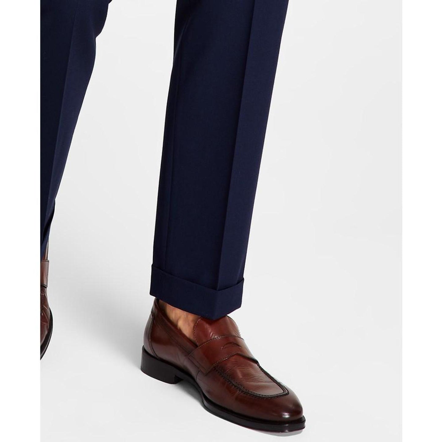 Men's Pleated Solid Classic Fit Pants