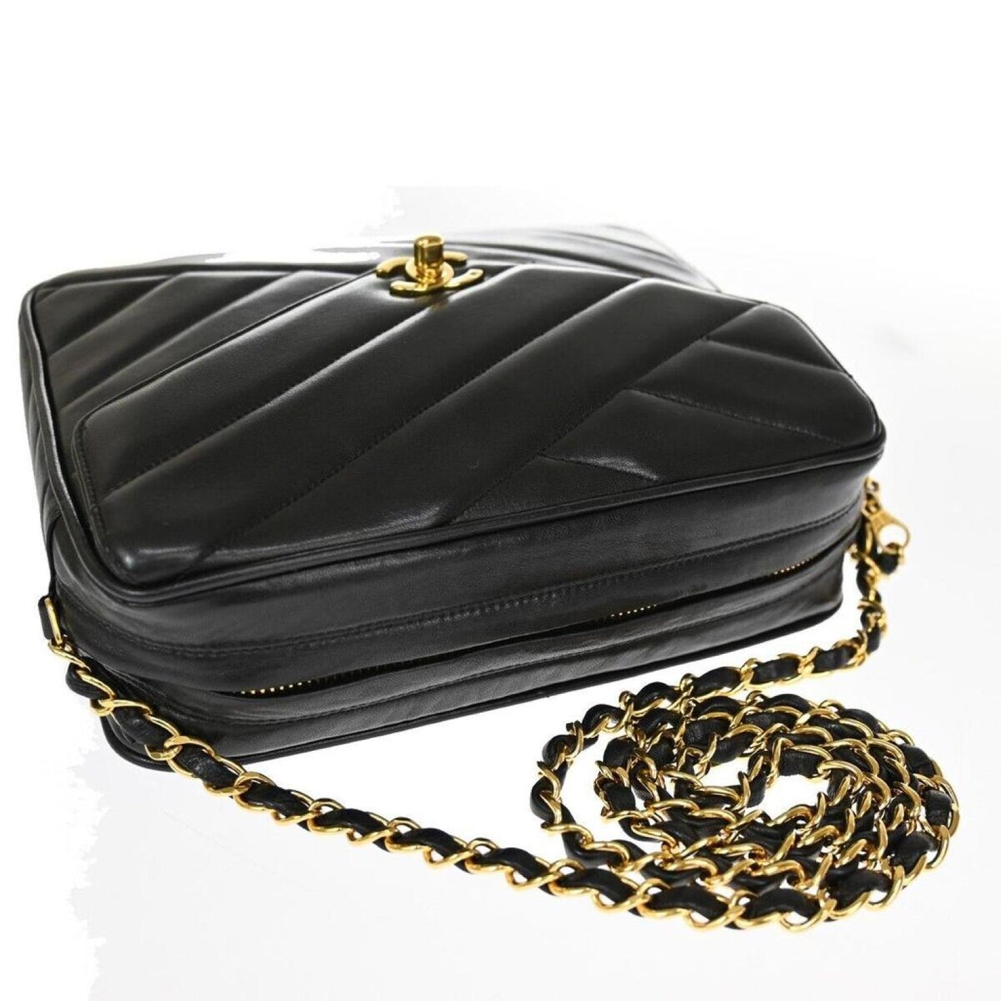 Chanel Matelassé Leather Handbag (Pre-Owned)