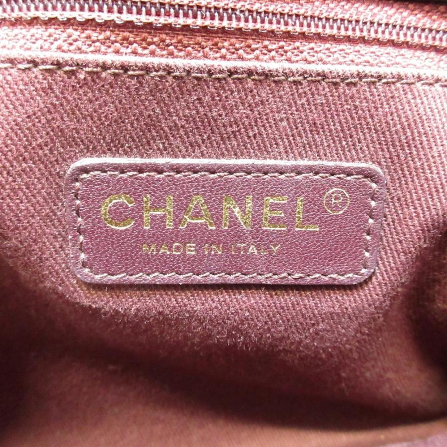 Chanel Matelassé Patent Leather Tote Bag (Pre-Owned)