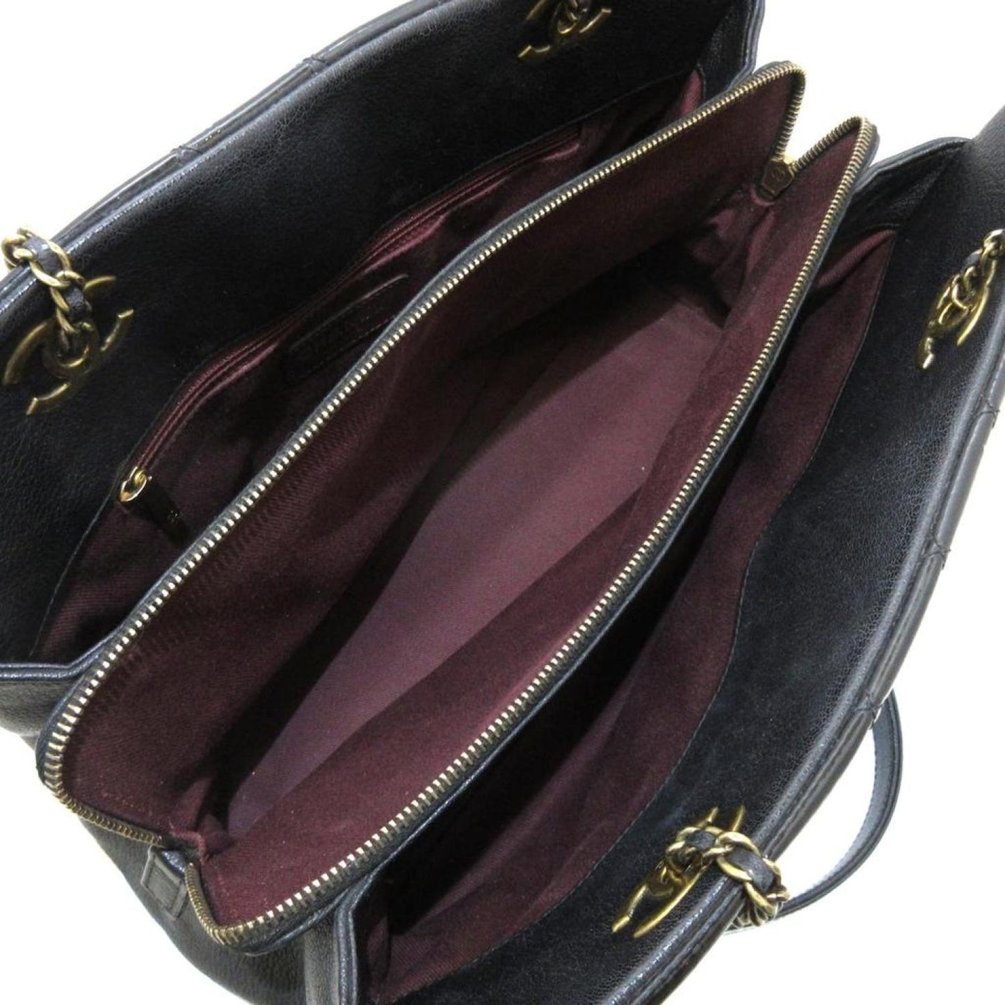 Chanel Matelassé Patent Leather Tote Bag (Pre-Owned)
