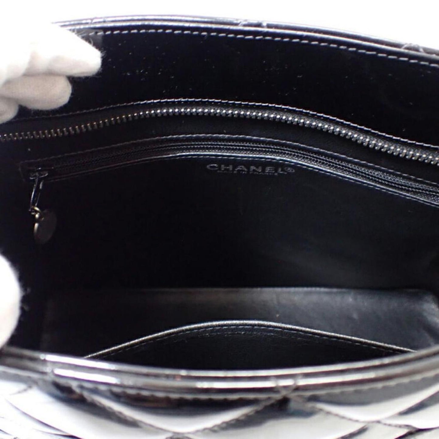Chanel Medaillon Leather Tote Bag (Pre-Owned)