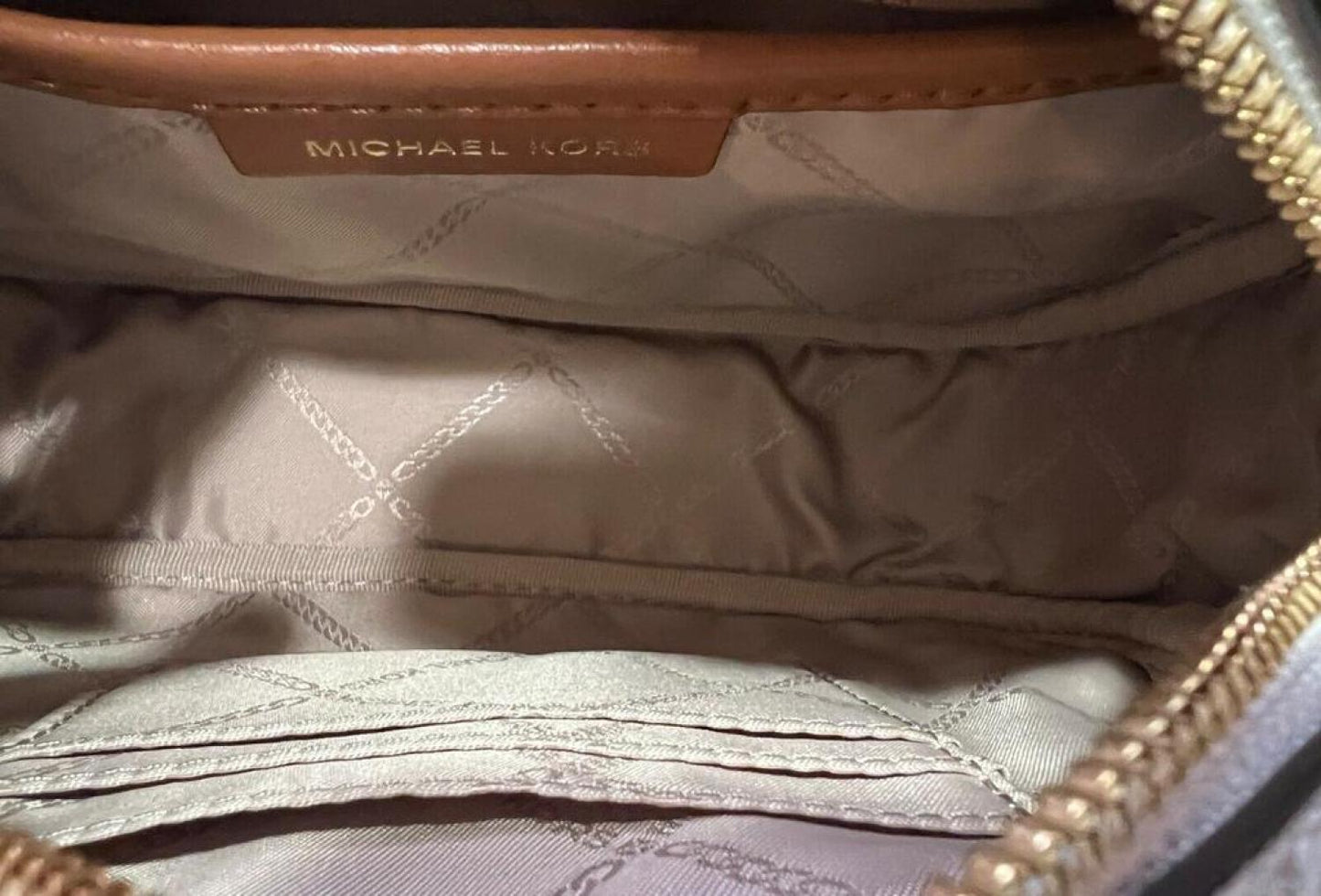 Michael Kors Women's Jet Set Charm Oval Camera Crossbody Bag