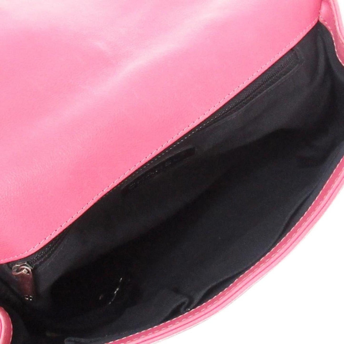 Chanel Boy Leather Shoulder Bag (Pre-Owned)