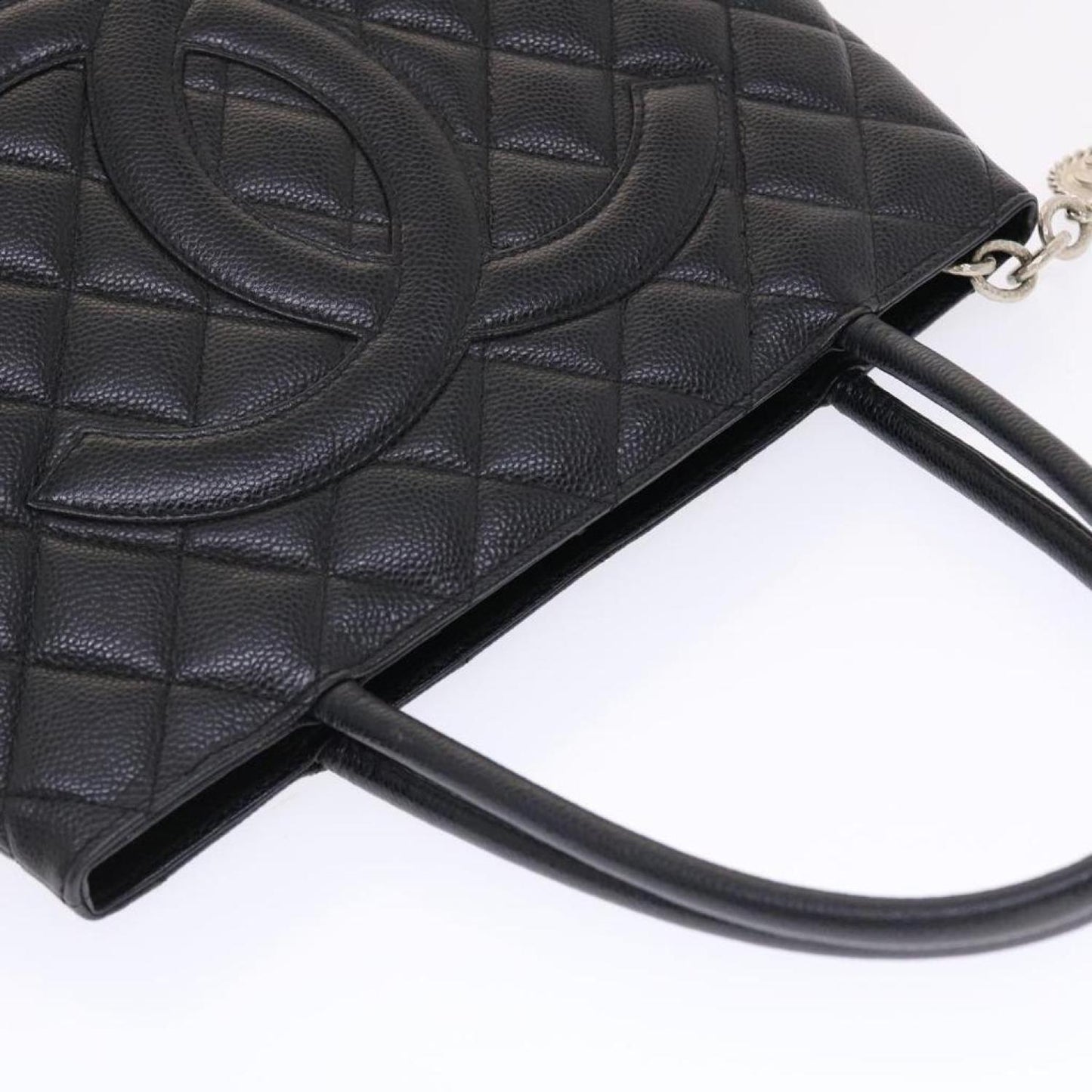 Chanel Medaillon Leather Tote Bag (Pre-Owned)