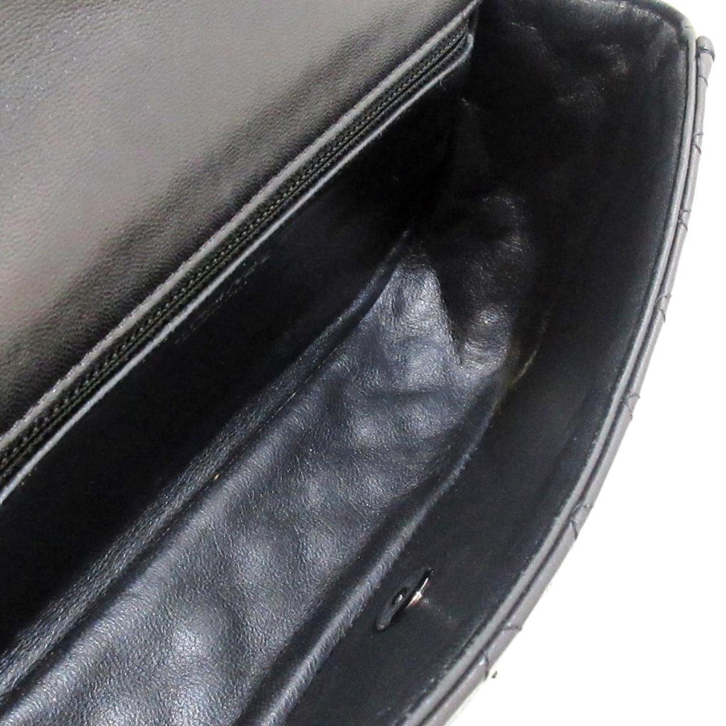 Chanel Single Flap Leather Shoulder Bag (Pre-Owned)