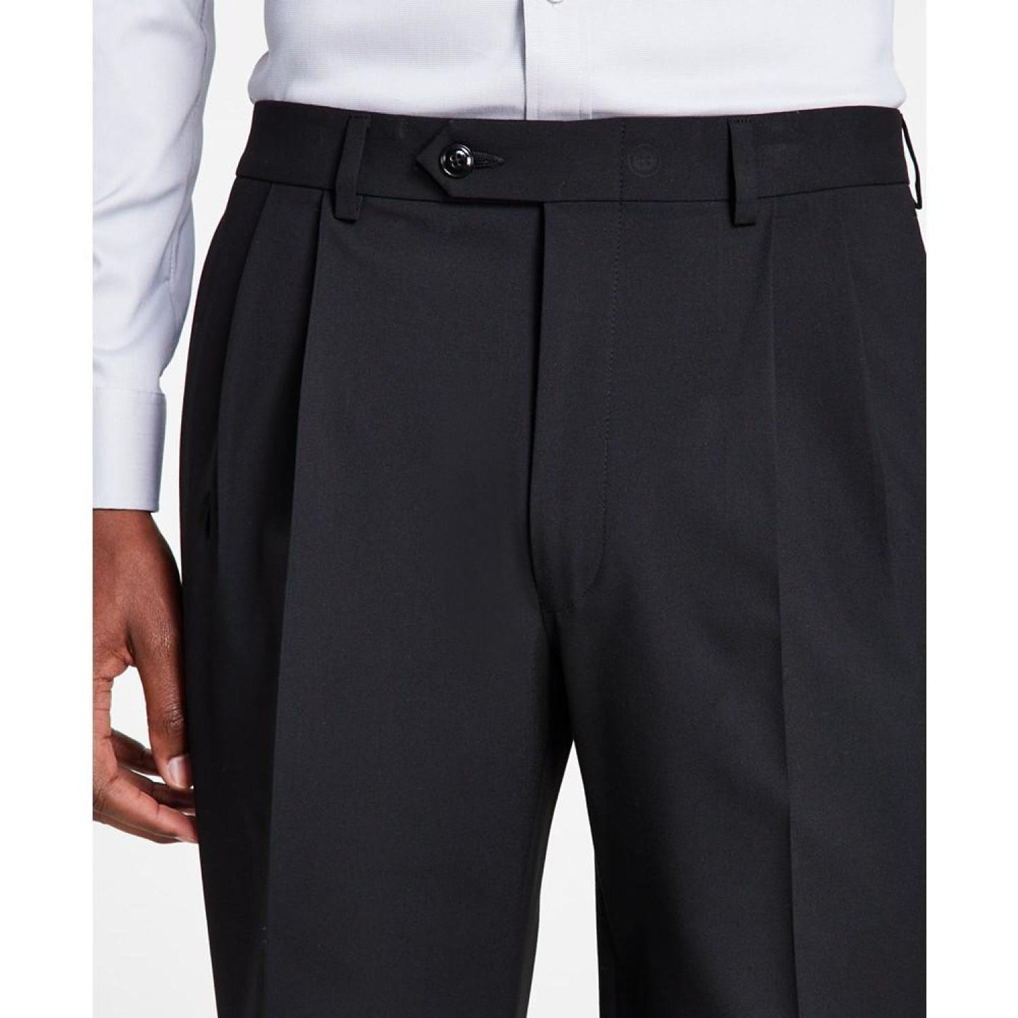 Men's Pleated Solid Classic Fit Pants
