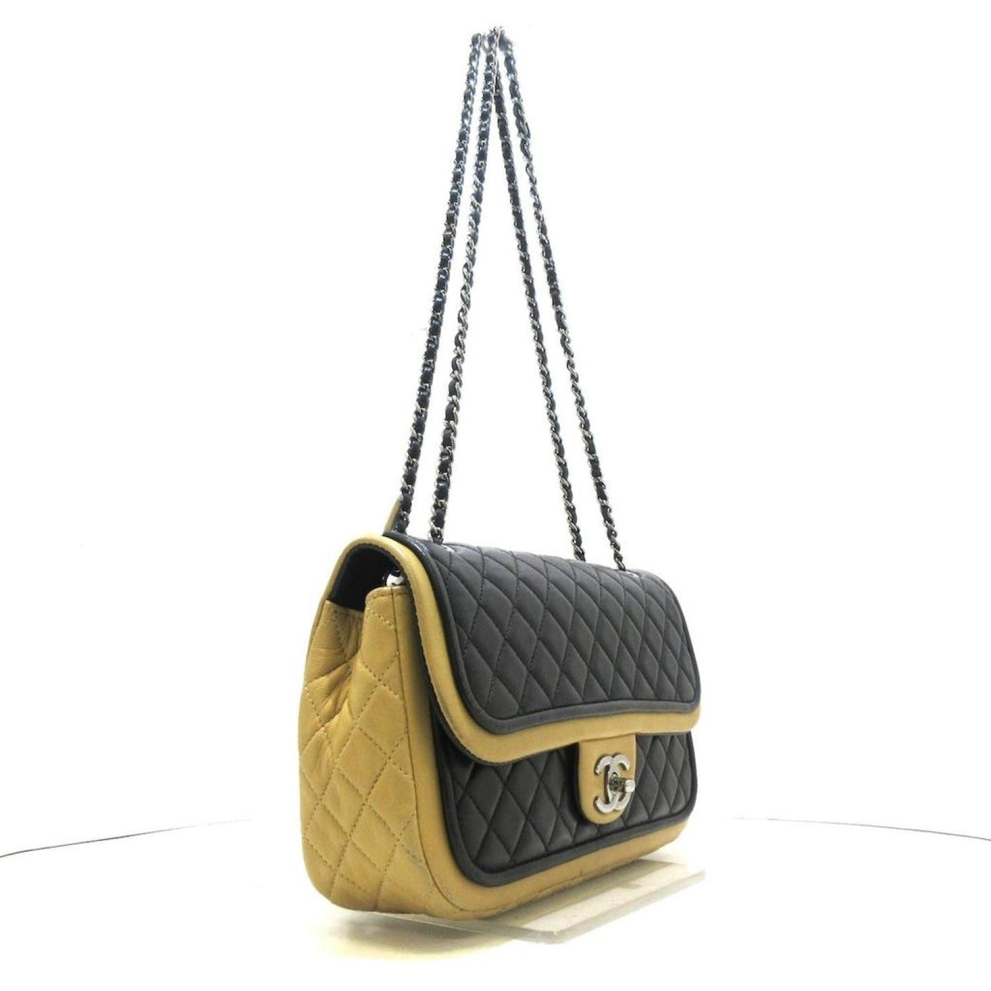 Chanel Single Flap Leather Shoulder Bag (Pre-Owned)