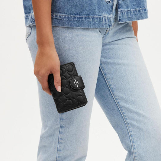 Coach Outlet Medium Corner Zip Wallet With Signature