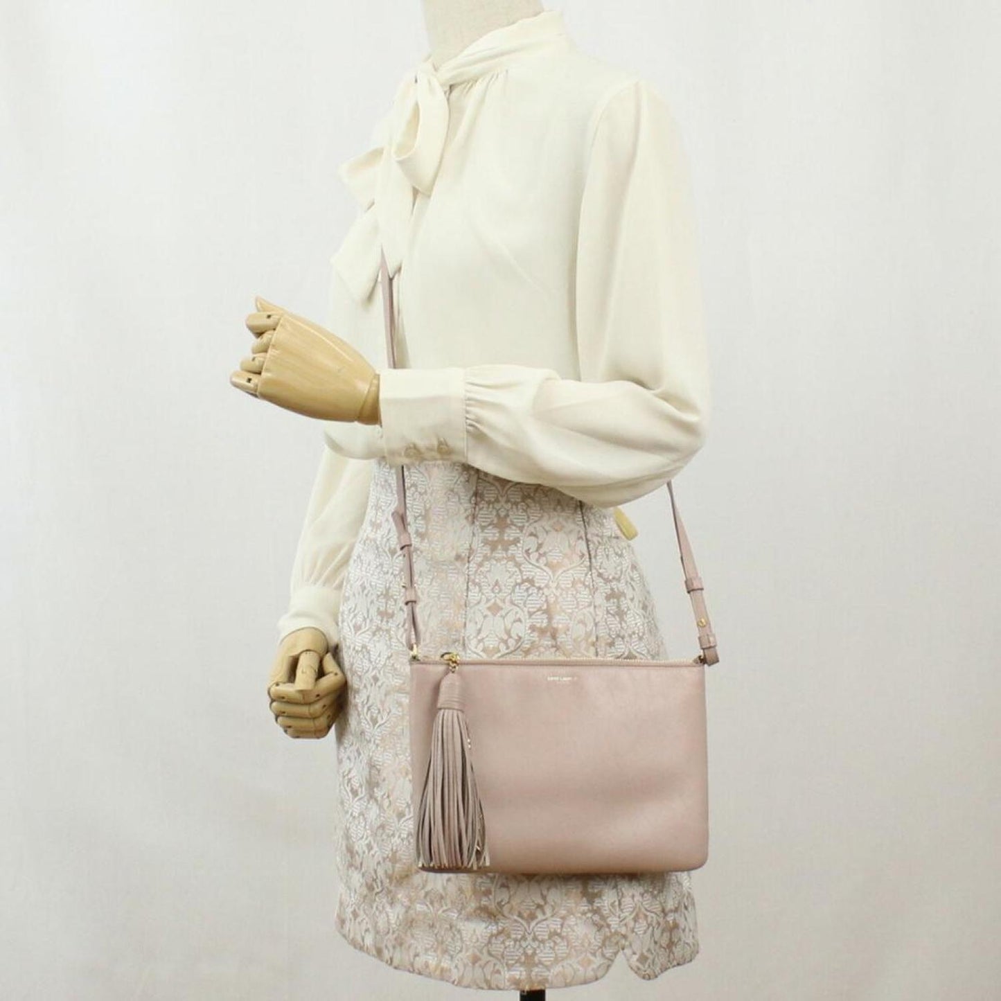 Saint Laurent Camera Leather Shoulder Bag (Pre-Owned)