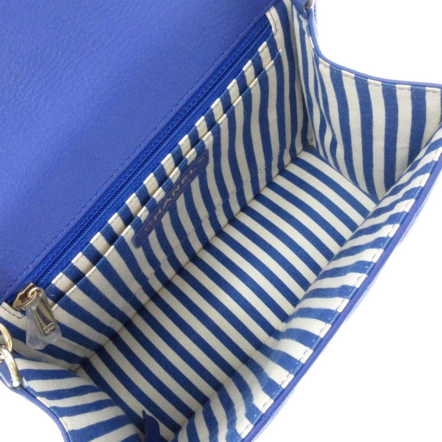 Chanel V-Stich Leather Shoulder Bag (Pre-Owned)