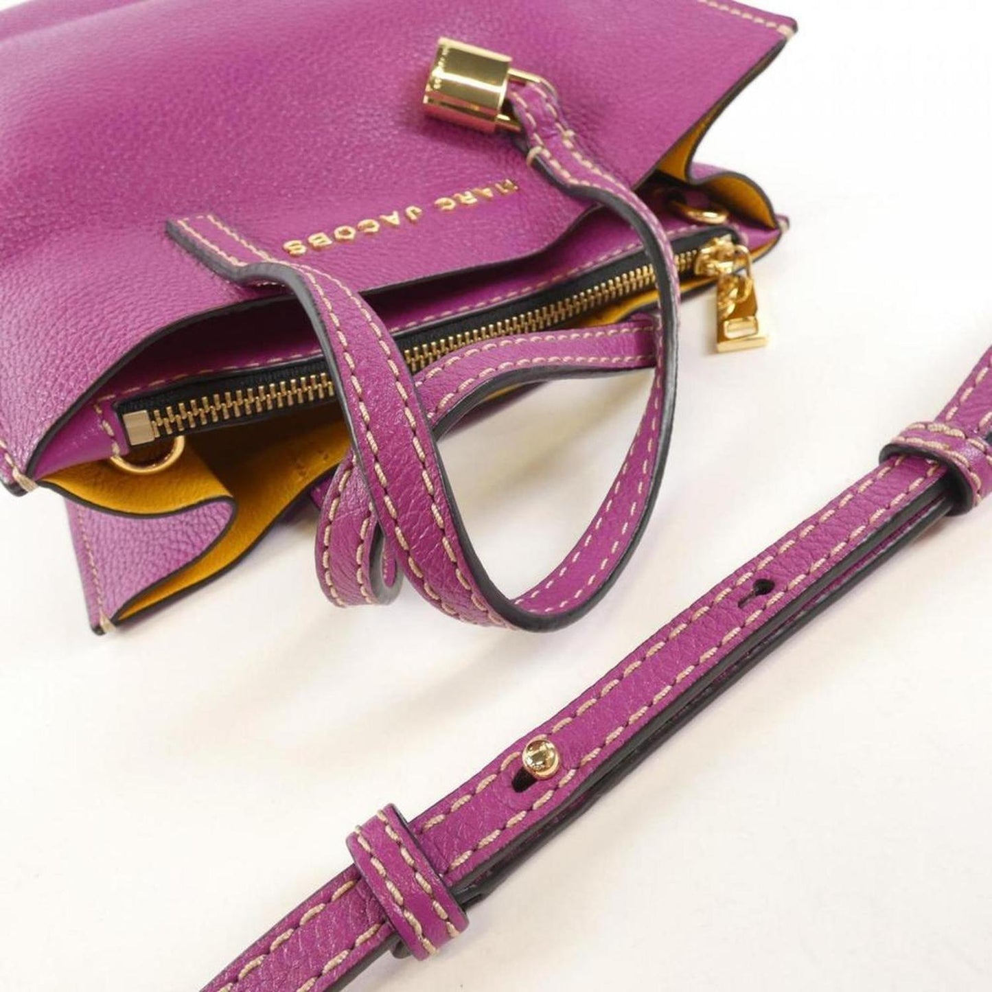 Leather Handbag (Pre-Owned)