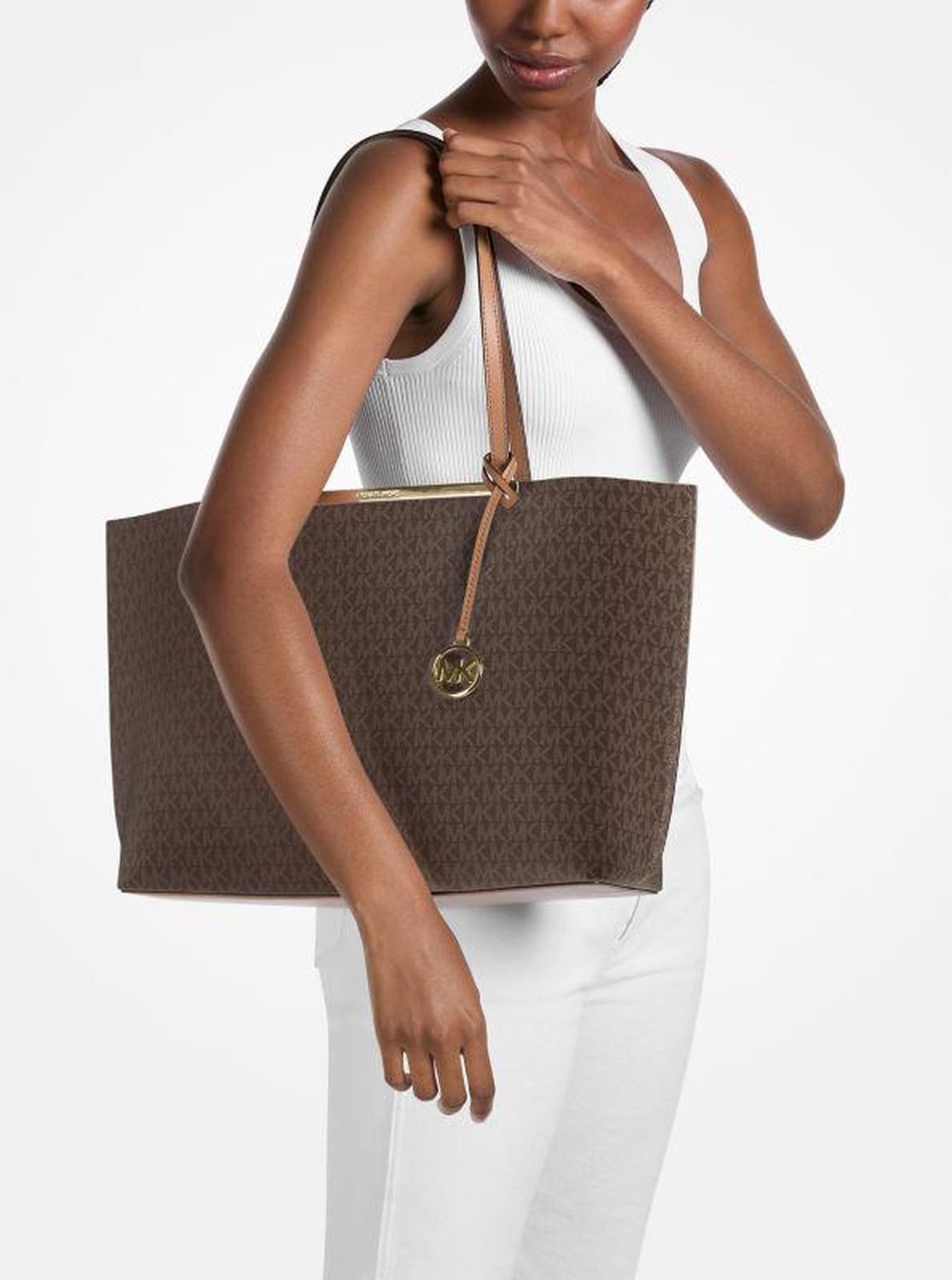 Evelyn Large Signature Logo Tote Bag