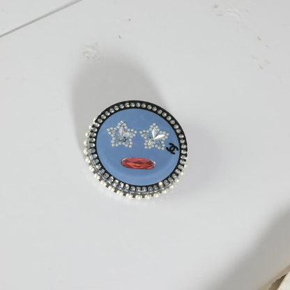 Chanel 2016 Brooch in  Base Metal