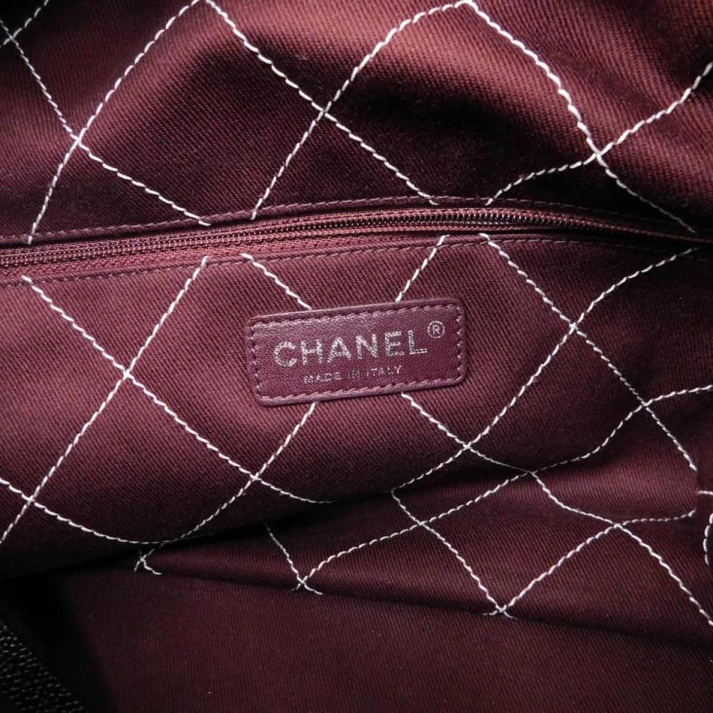 Chanel  Leather Tote Bag (Pre-Owned)