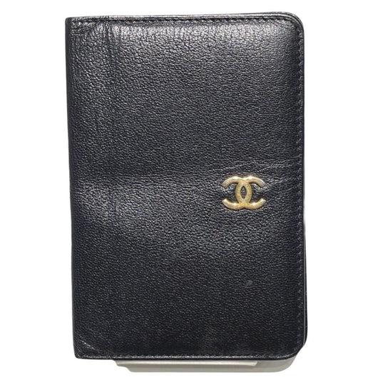Chanel  Leather Wallet  (Pre-Owned)