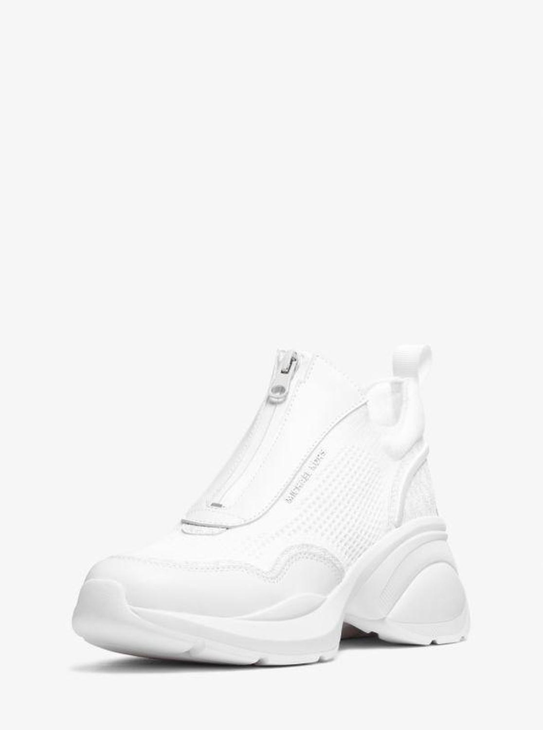 Zuma Mixed-Media Trainer