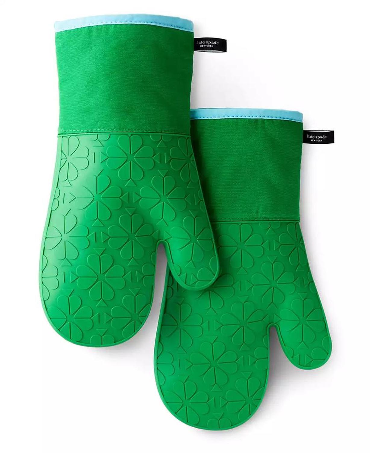 Spade Flower Soft Silicone Oven Mitt Set, 7" x 13"