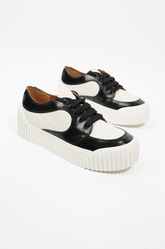 Court Sneakers  /  Calfskin Leather