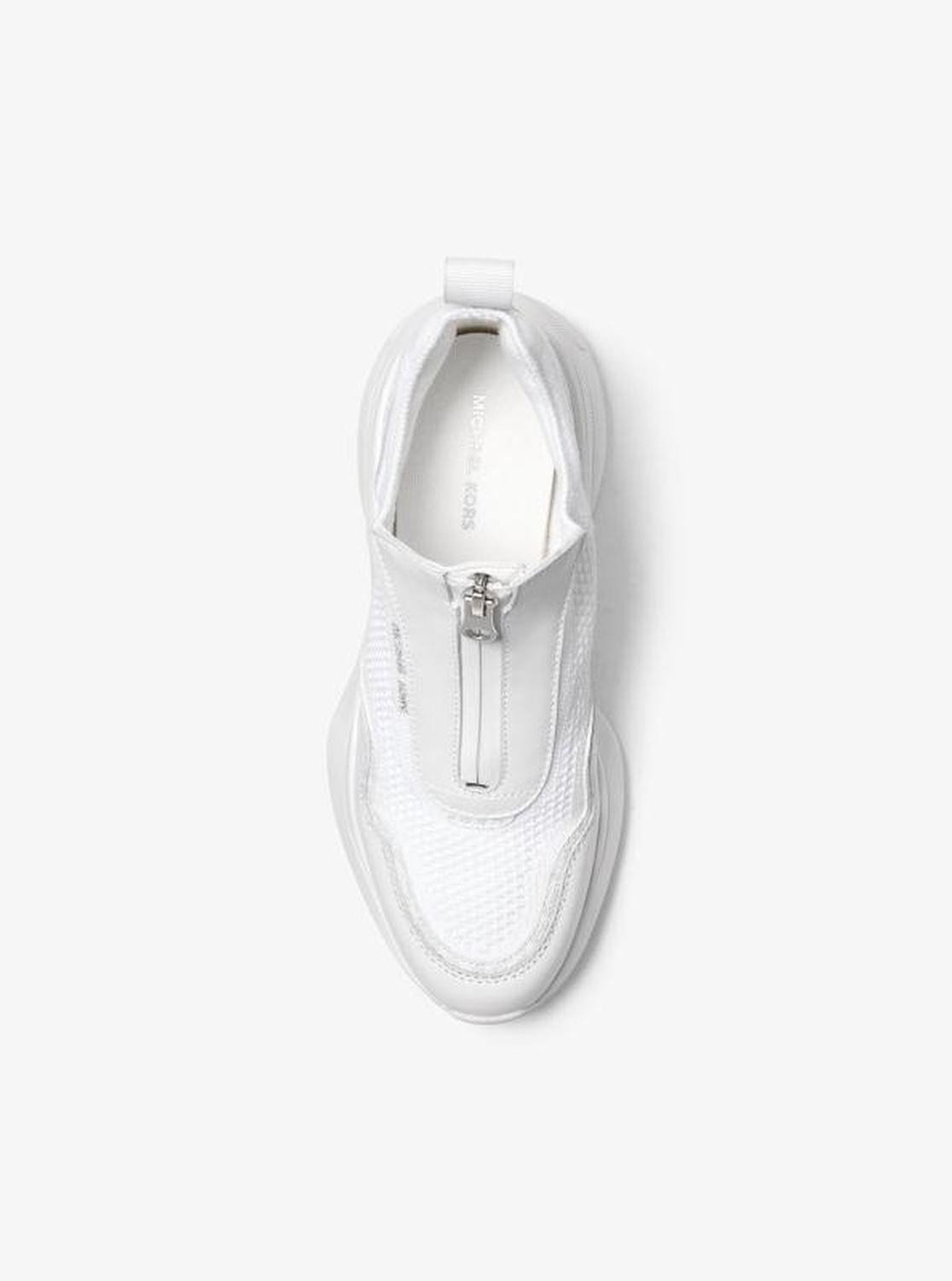 Zuma Mixed-Media Trainer