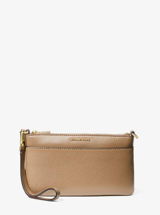 Jet Set Medium Pebbled Leather Wristlet
