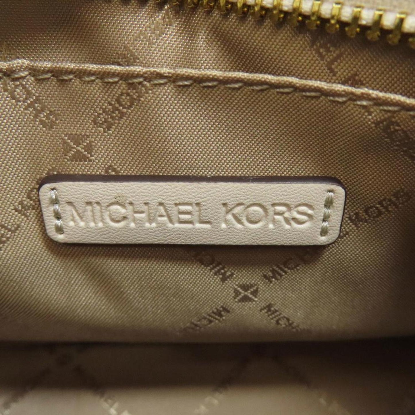 Leather Shoulder Bag (Pre-Owned)