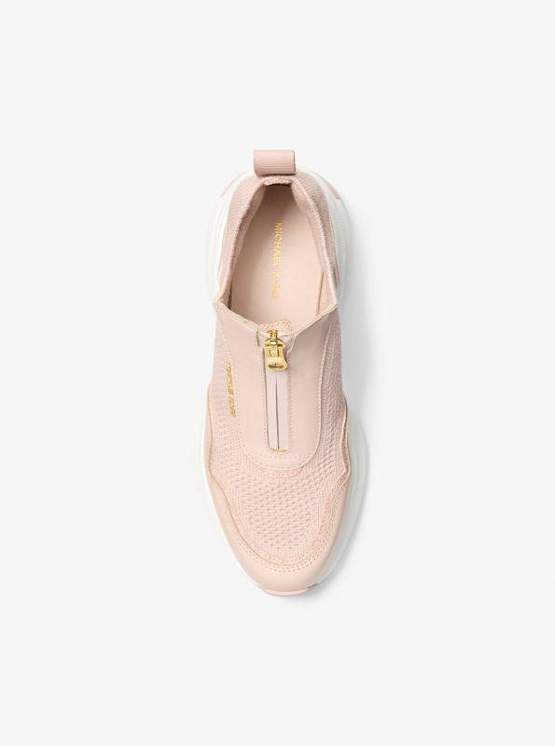 Zuma Mixed-Media Trainer