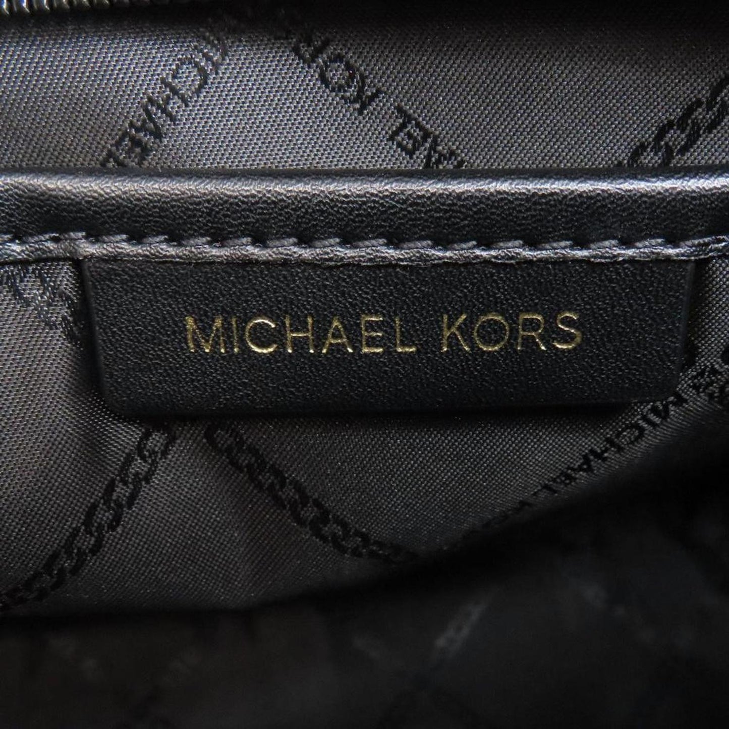 Leather Shoulder Bag (Pre-Owned)