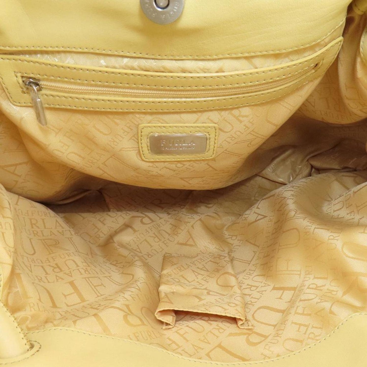 Furla  Leather Tote Bag (Pre-Owned)