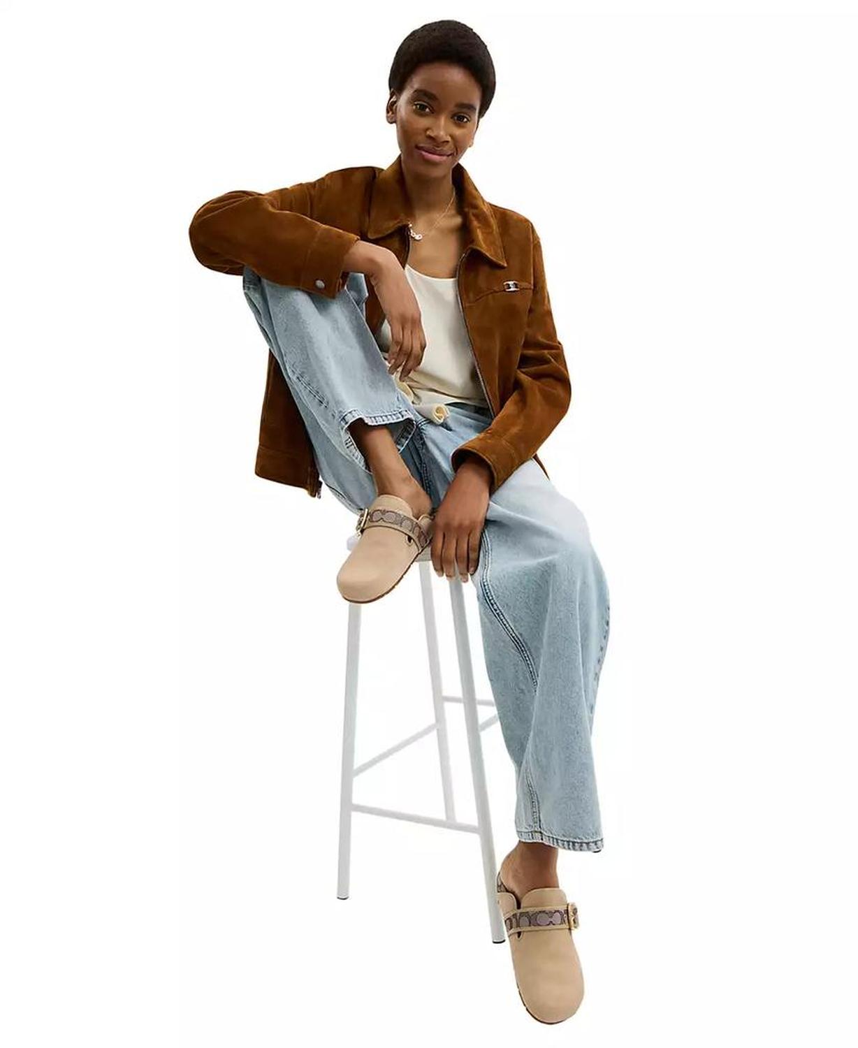 Women's Archival Buckle Round Toe Clogs