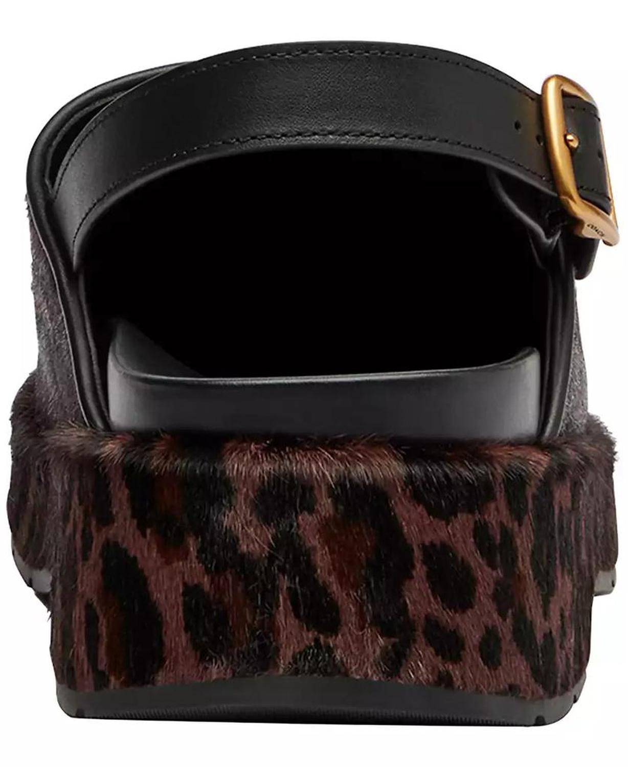 Women's Sculpted C Round Toe Platform Clogs