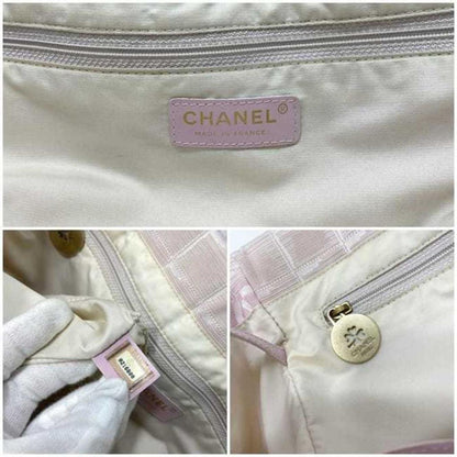 Chanel  Heures Shopping  Synthetic Tote Bag (Pre-Owned)