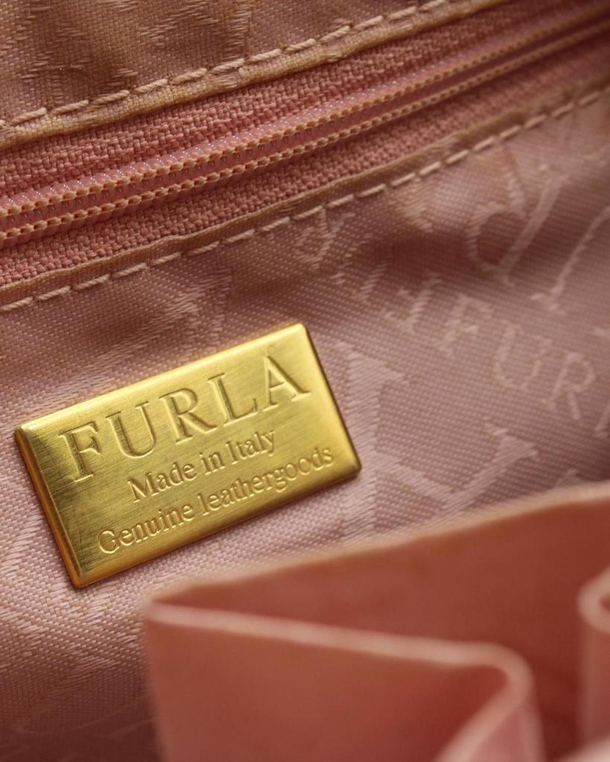 Shoulder Bag in Pink Leather