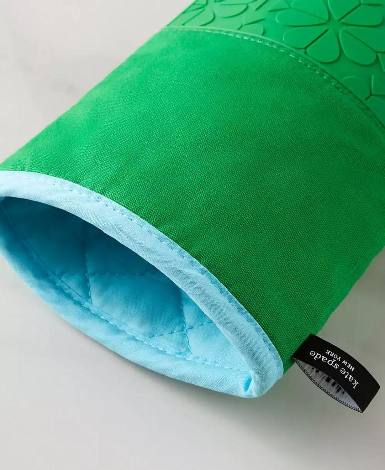 Spade Flower Soft Silicone Oven Mitt Set, 7" x 13"