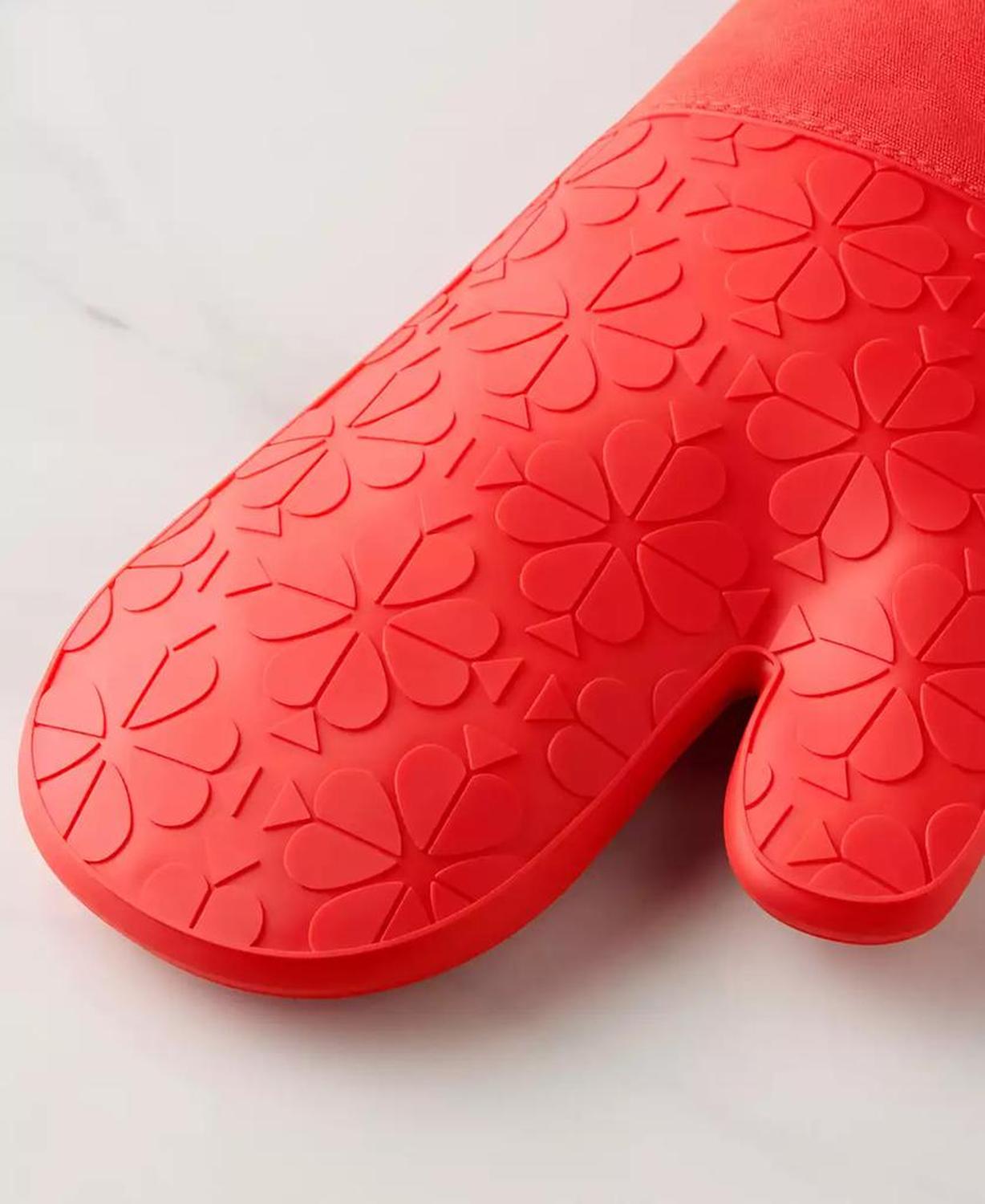 Spade Flower Soft Silicone Oven Mitt Set, 7" x 13"