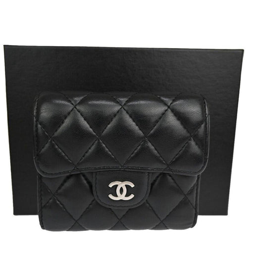 Chanel Classic Flap  Leather Wallet  (Pre-Owned)