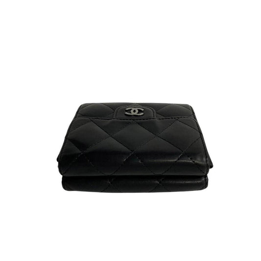 Chanel Matelassé  Leather Wallet  (Pre-Owned)