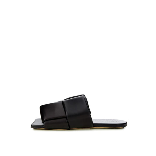 Bottega Veneta Elegant Black Leather Sandals for Sophisticated Style
